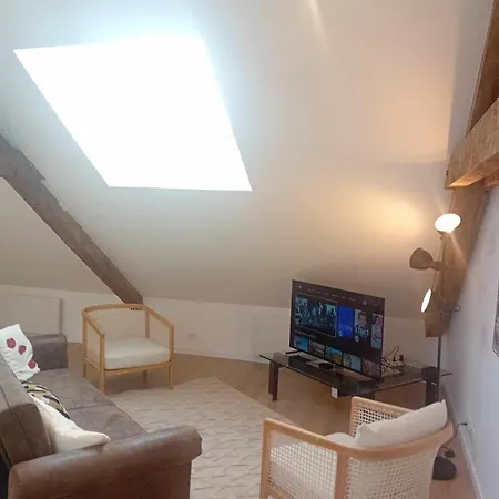 Et Calme - T3 Entierement Equipe Et Renove Apartamento