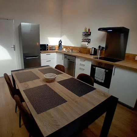 Apartamento Et Calme - T3 Entierement Equipe Et Renove Seloncourt