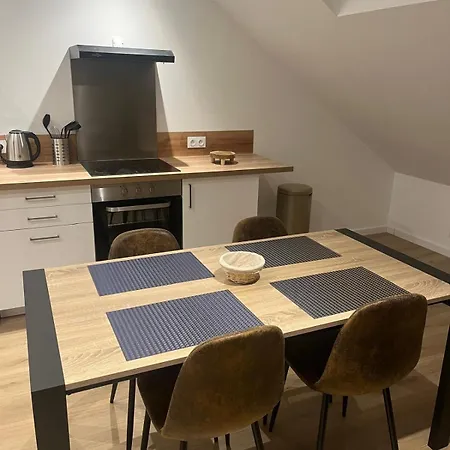 Apartamento Et Calme - T3 Entierement Equipe Et Renove Seloncourt